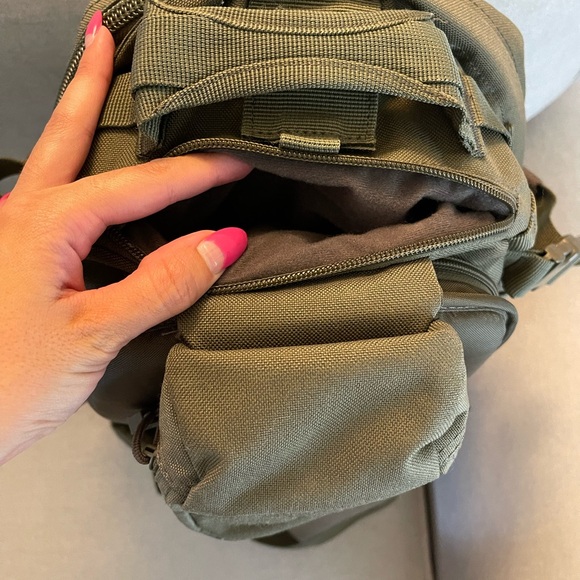 Rush Moab 10 Sling Pack 5.11 Tactical Ranger Green - Picture 5 of 9